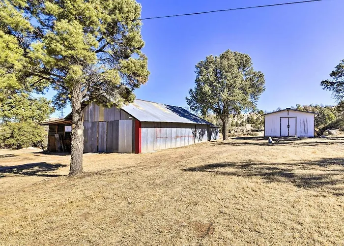 Charming W/ Private Yard + Patio! Holiday home