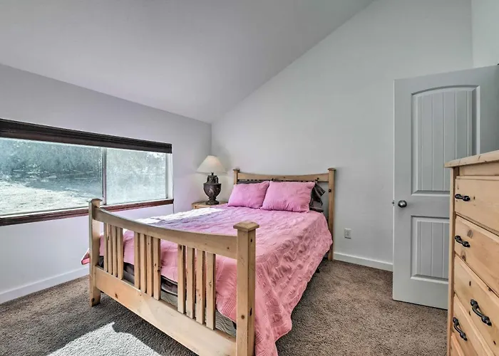 Charming W/ Private Yard + Patio! Miami