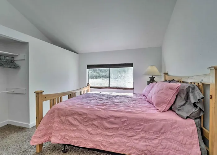 Charming W/ Private Yard + Patio! Holiday home